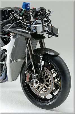 r1-r6-sbk-2007-010.jpg