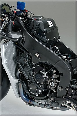r1-r6-sbk-2007-014.jpg