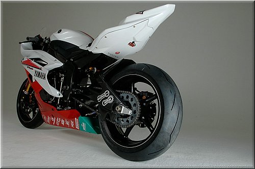r1-r6-sbk-2007-047.jpg