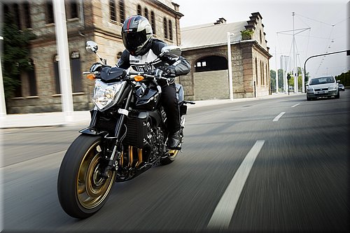 yamaha-fz1-2008-006.jpg