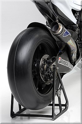 yamaha-m1-2008-011.jpg