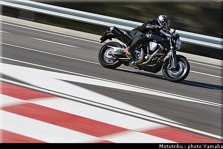 yamaha_mt01_2008_002.jpg