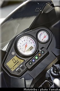 yamaha_900tdm_2009_033.jpg