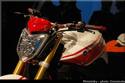 yamaha_fz1_abarth_2009_016.jpg