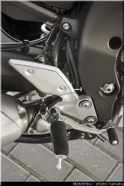 yamaha_fz1_fazer_2009_037
