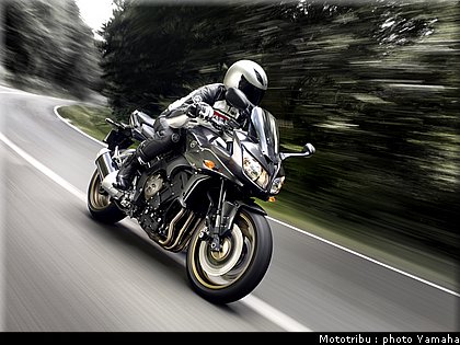 yamaha_fz1_fazer_2009_005.jpg