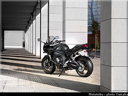 yamaha_fz1_fazer_2009_007.jpg