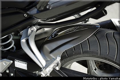 yamaha_fz1_fazer_2009_026.jpg