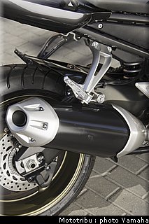 yamaha_fz1_fazer_2009_028.jpg