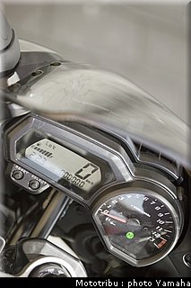 yamaha_fz1_fazer_2009_033.jpg