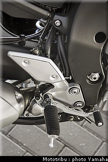 yamaha_fz1_fazer_2009_037.jpg