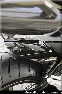 yamaha_fz1_fazer_2009_039.jpg