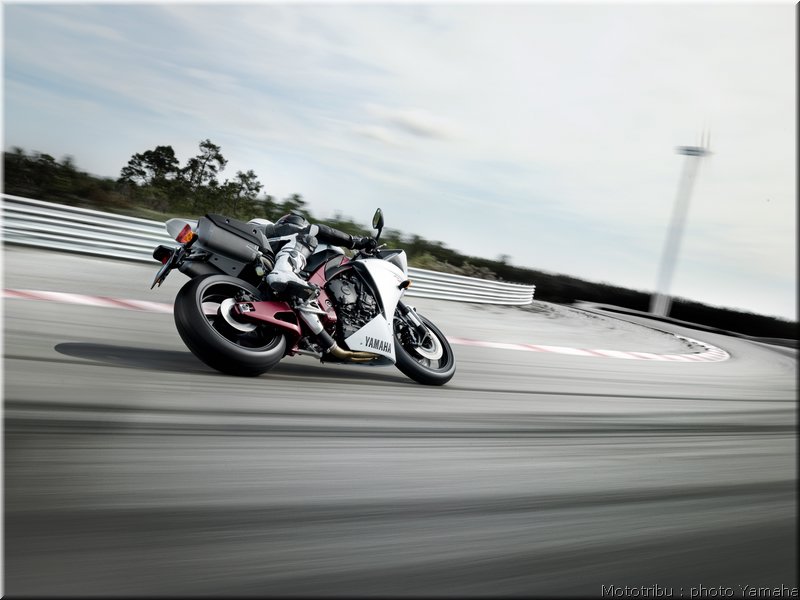 yamaha-r1-2009-005