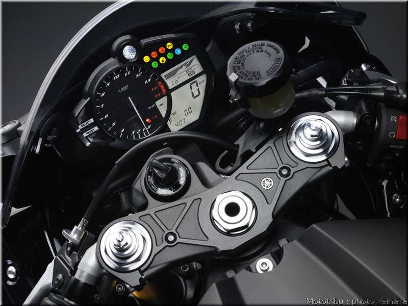 yamaha-r1-2009-048