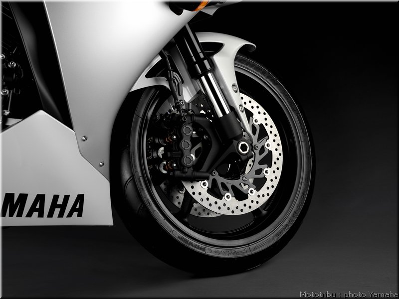 yamaha-r1-2009-051