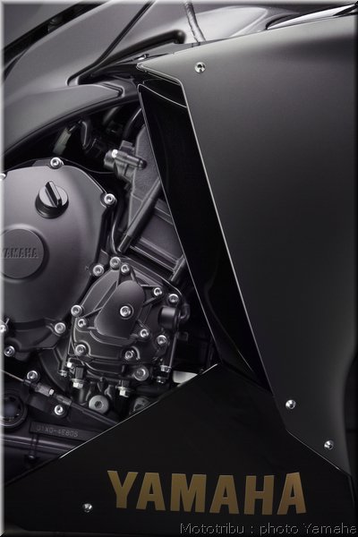 yamaha-r1-2009-056