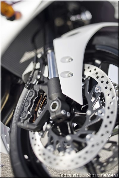 yamaha-r1-2009-058
