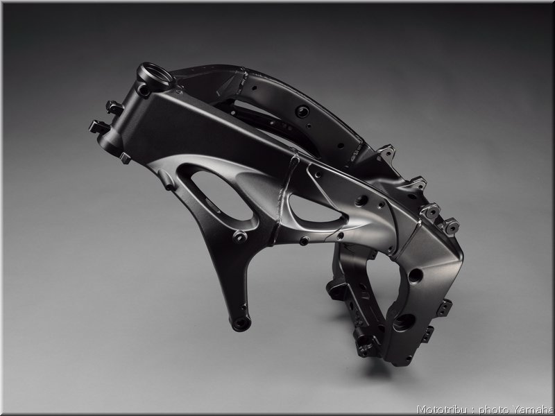 yamaha-r1-2009-078