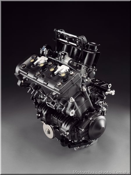yamaha-r1-2009-082
