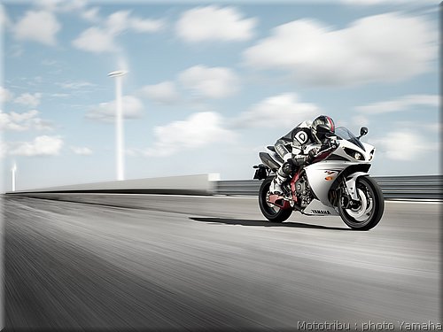 yamaha-r1-2009-002.jpg