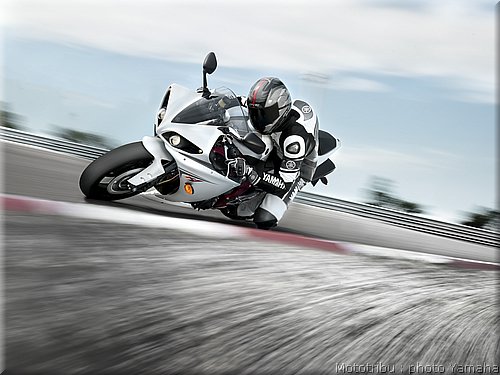yamaha-r1-2009-003.jpg
