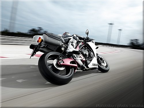 yamaha-r1-2009-007.jpg