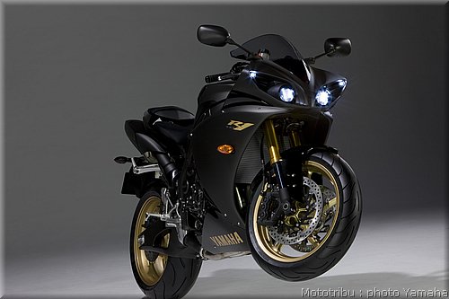 yamaha-r1-2009-018.jpg