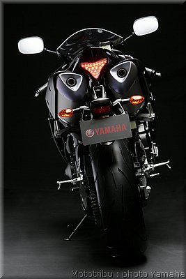 yamaha-r1-2009-034.jpg