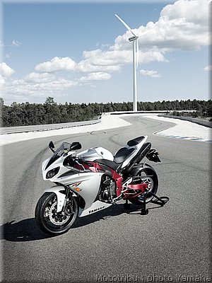 yamaha-r1-2009-041.jpg