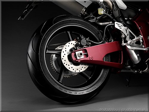 yamaha-r1-2009-050.jpg