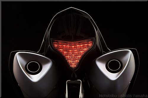 yamaha-r1-2009-052.jpg
