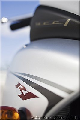 yamaha-r1-2009-057.jpg