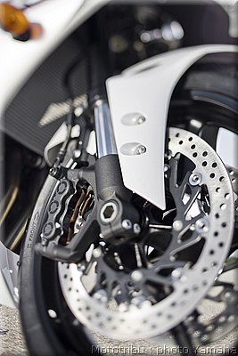 yamaha-r1-2009-058.jpg