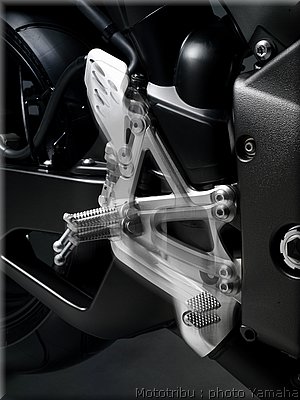 yamaha-r1-2009-061.jpg