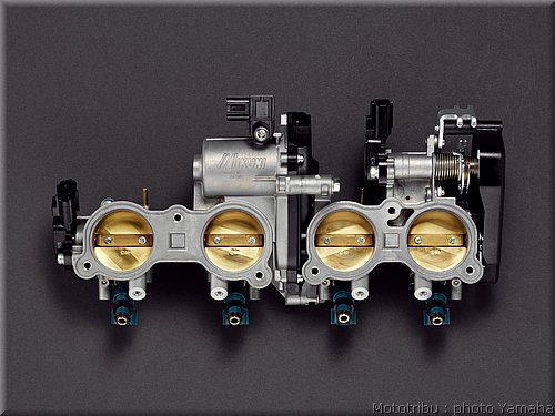 yamaha-r1-2009-075.jpg
