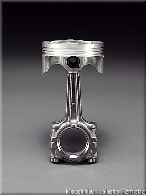 yamaha-r1-2009-080.jpg
