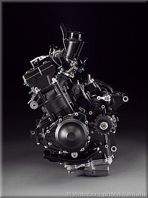 yamaha-r1-2009-081.jpg