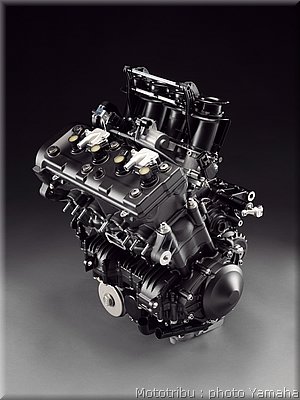 yamaha-r1-2009-082.jpg