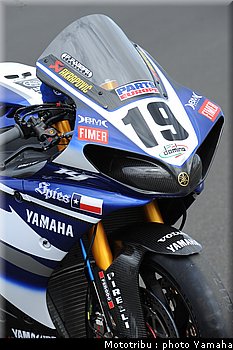 yamaha_r1_sbk_2009_022.jpg