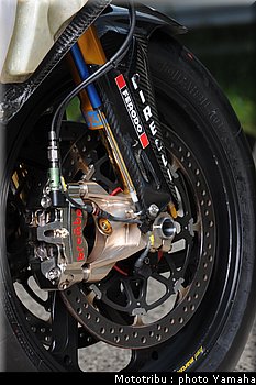 yamaha_r1_sbk_2009_037.jpg