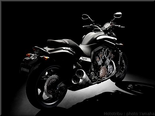 0016-yamaha-vmax2009-016.jpg