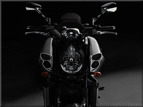 0018-yamaha-vmax2009-018.jpg