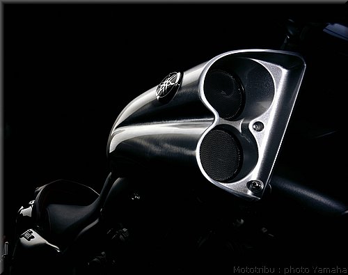 0020-yamaha-vmax2009-020.jpg