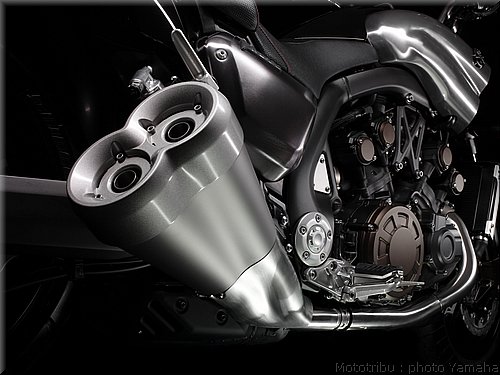 0023-yamaha-vmax2009-023.jpg