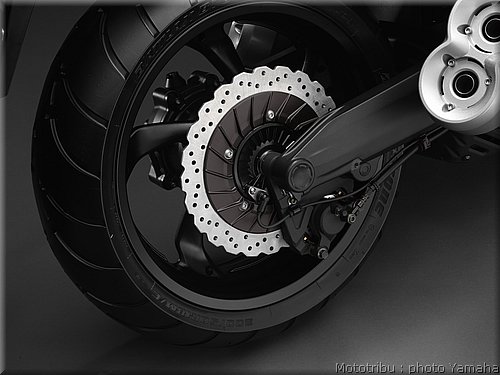 0027-yamaha-vmax2009-027.jpg