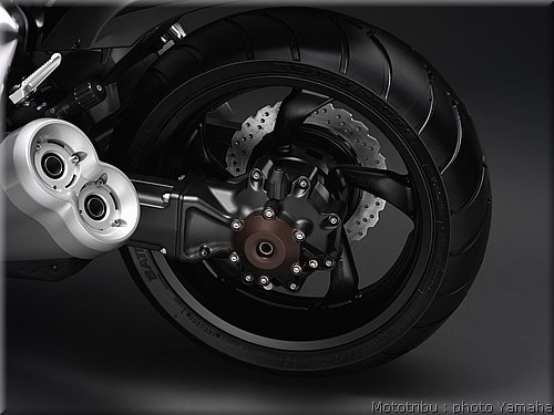 0030-yamaha-vmax2009-030.jpg