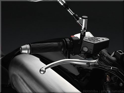 0036-yamaha-vmax2009-036.jpg