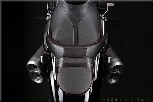 0037-yamaha-vmax2009-037.jpg