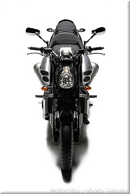 0057-yamaha-vmax2009-057.jpg