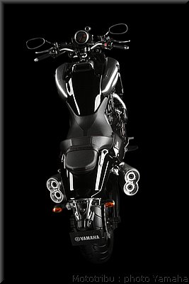 0058-yamaha-vmax2009-058.jpg